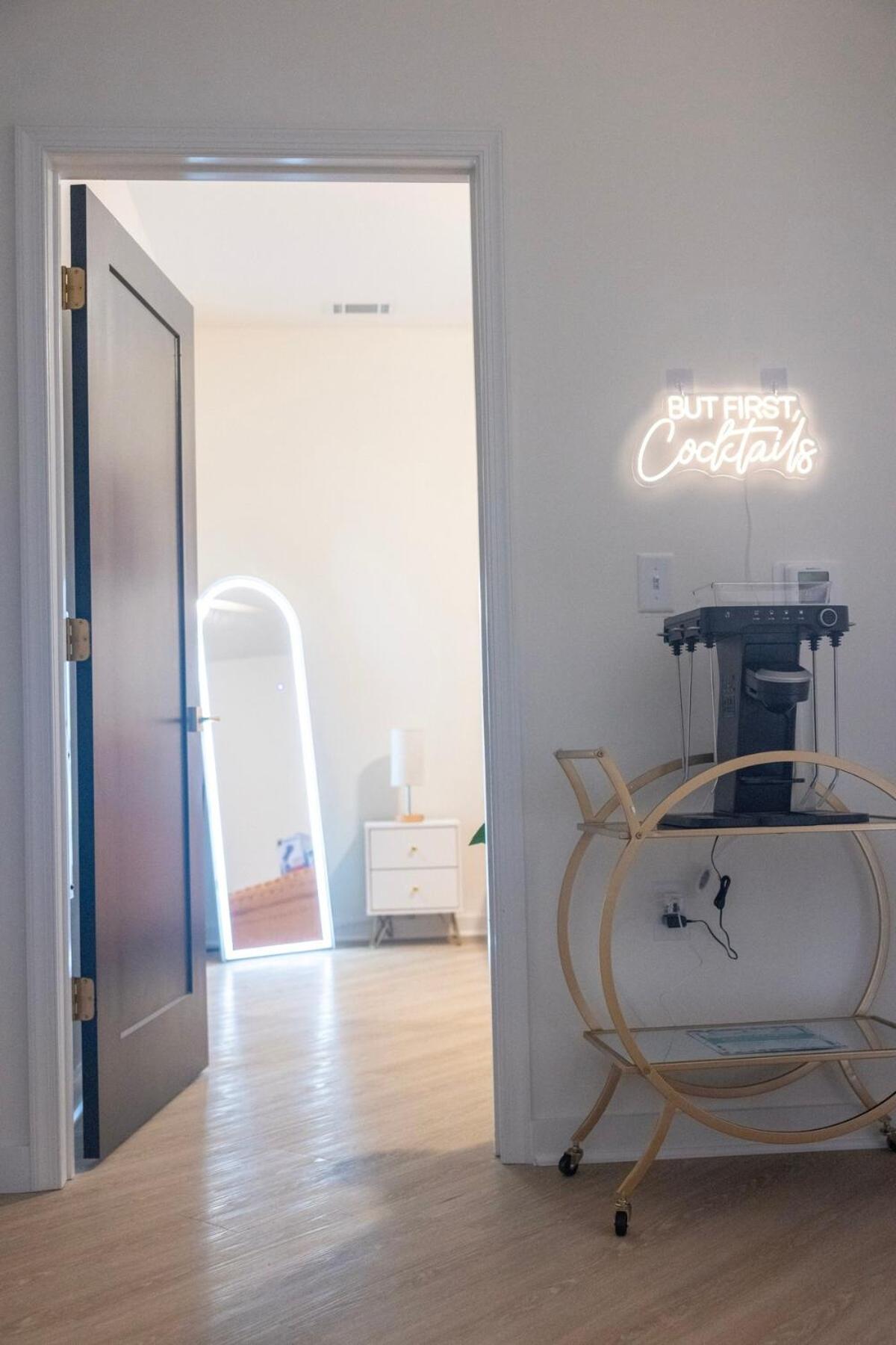 Cozy 1br With Private Balcony, Gym, Pool & Workspace Richmond
