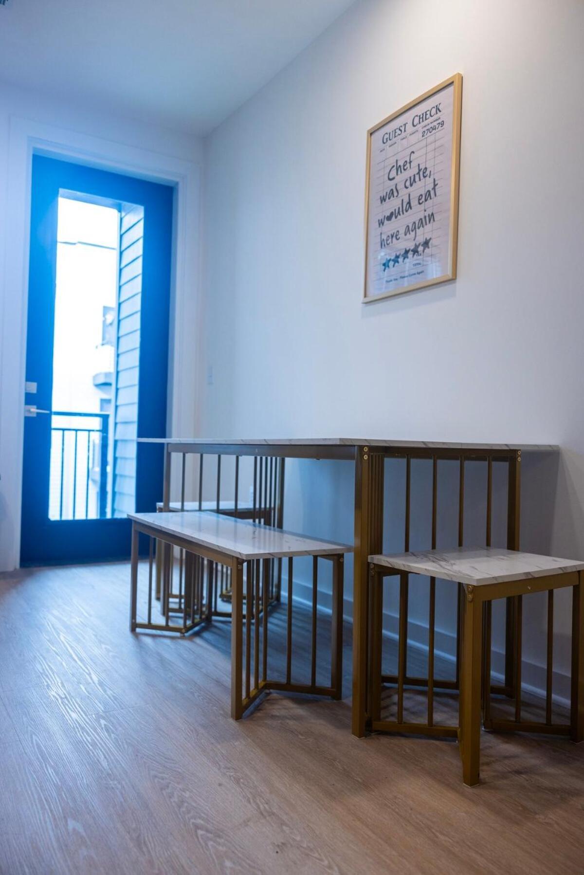 Cozy 1br With Private Balcony, Gym, Pool & Workspace