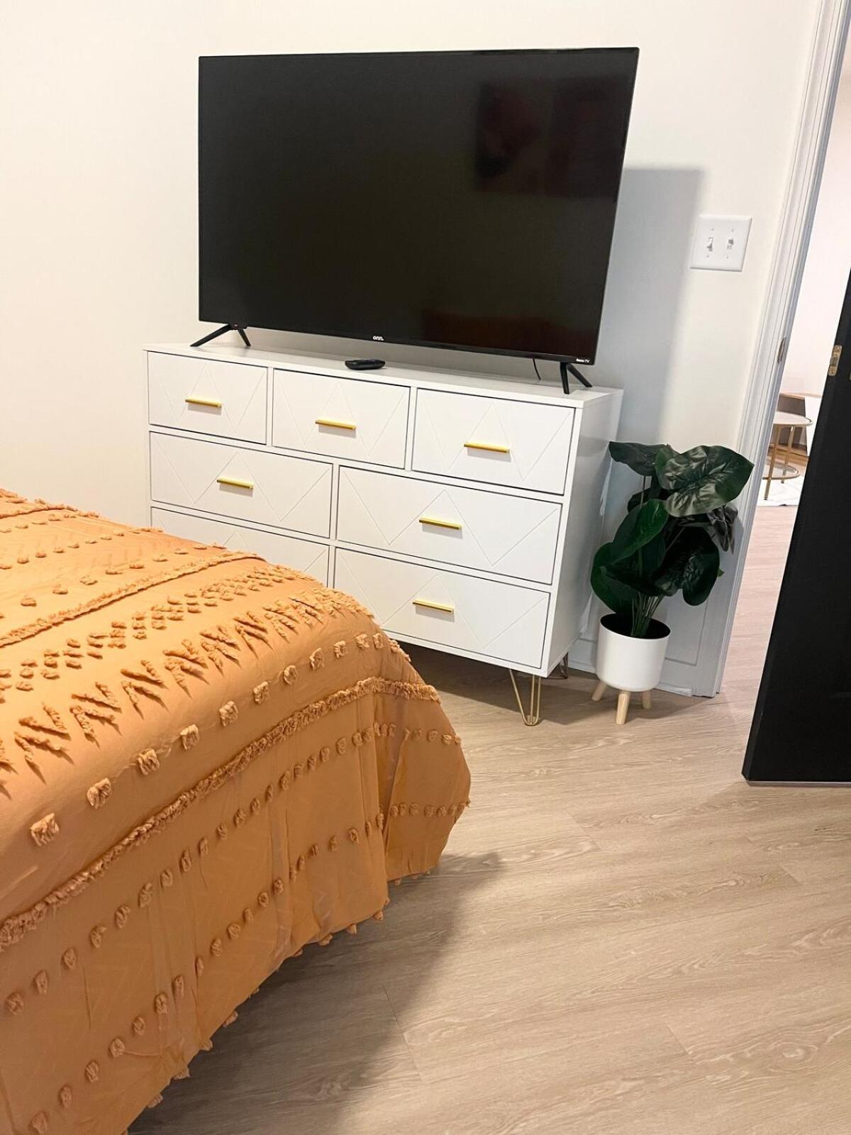Apartment Cozy 1br With Private Balcony, Gym, Pool & Workspace