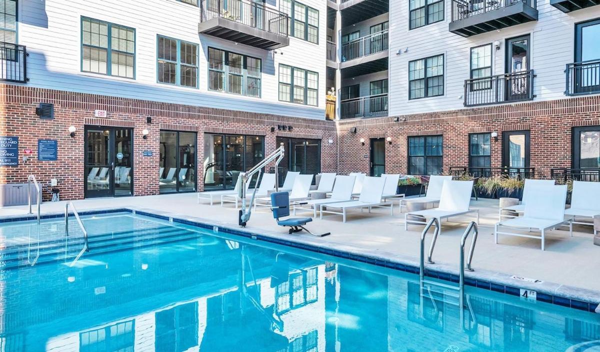 Cozy 1br With Private Balcony, Gym, Pool & Workspace Richmond