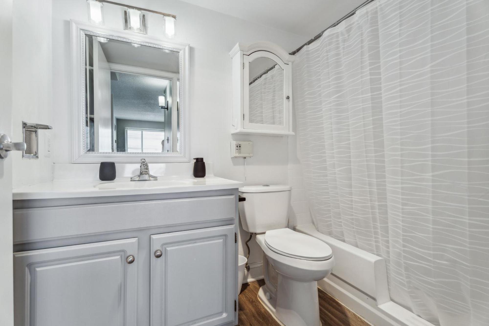 Legacy At Imperial Village 1014 I 2 Bed 2 Bath *
