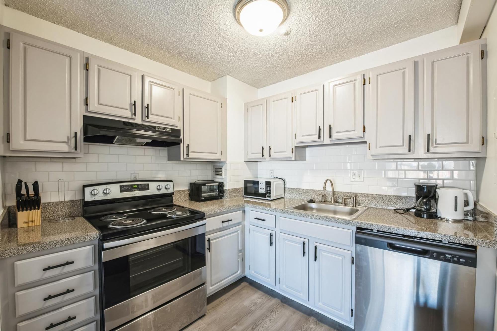 Legacy At Imperial Village 211 I 1 Bed 1 Bath * Richmond
