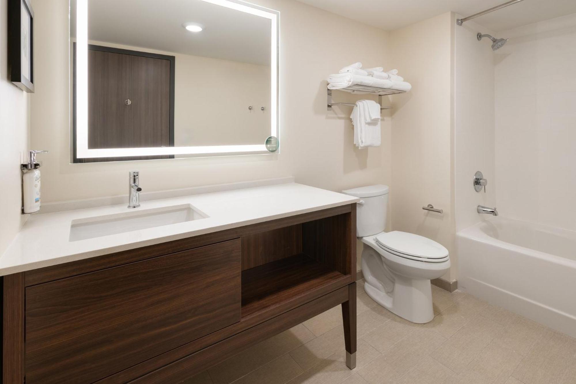 & West End, An Ihg 2* Richmond