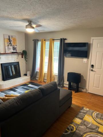 Serene Retreat! 420 Friendly In Designated Area, 3 Minutes To Downtown