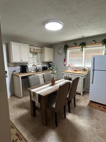 Serene Retreat! 420 Friendly In Designated Area, 3 Minutes To Downtown * Richmond