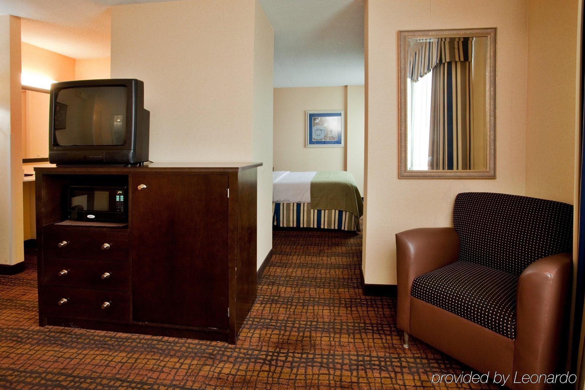 Express - Midtown By Ihg 3*