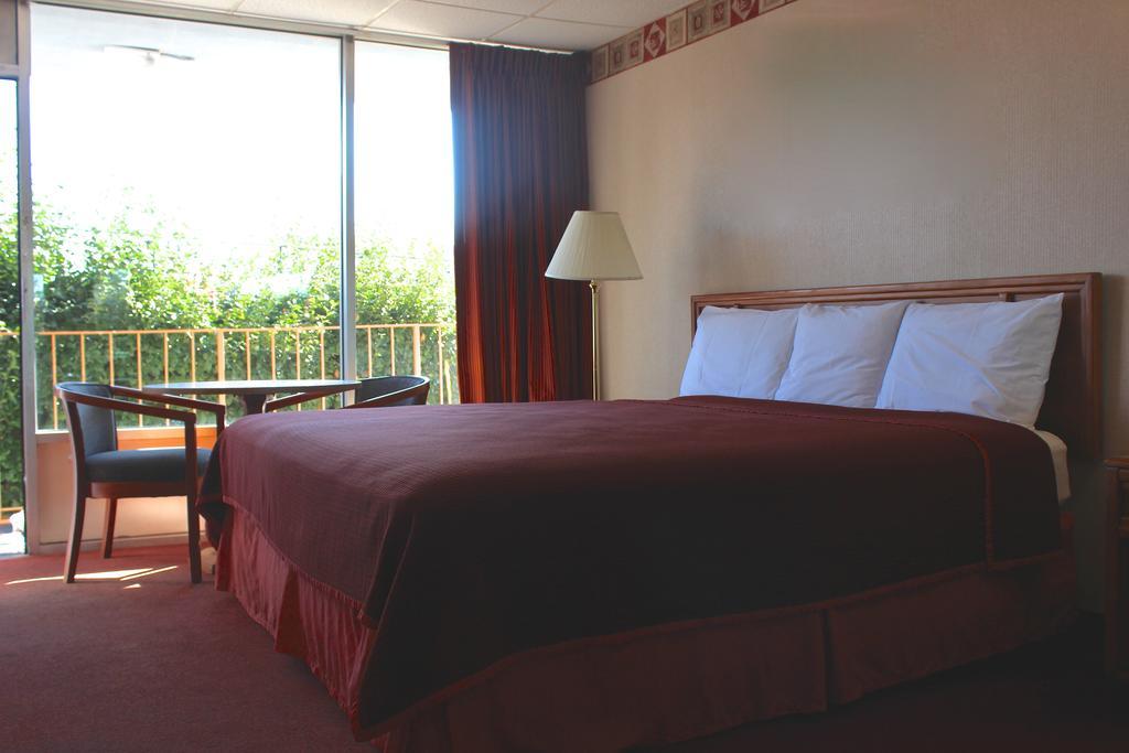 Regency 2*
