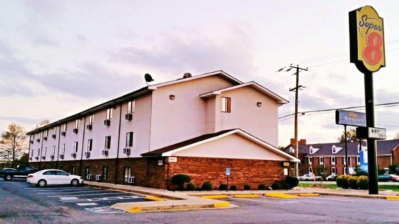 Hotel Super 8 By Wyndham Richmond/chamberlayne Rd
