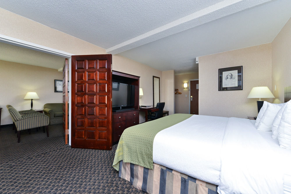 Quality Inn 3*