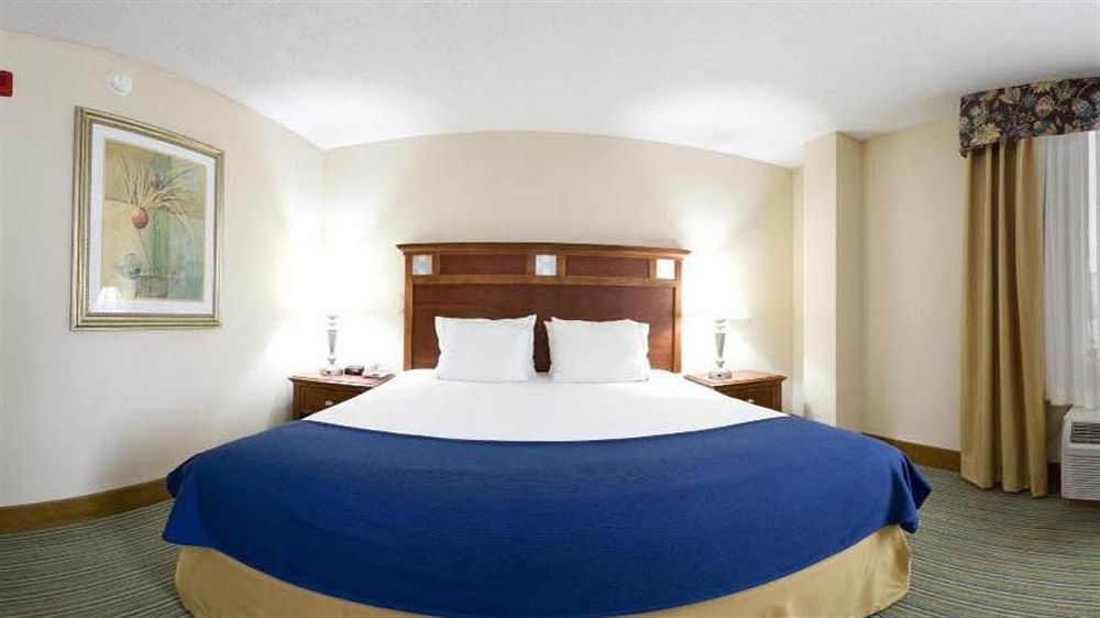 Express - Downtown By Ihg 2*