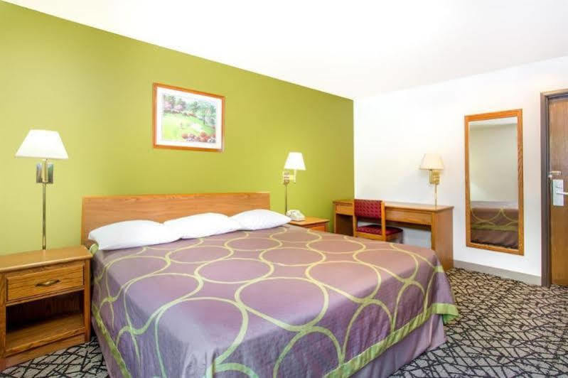 Super 8 By Wyndham Richmond/chamberlayne Rd Hotel 3*