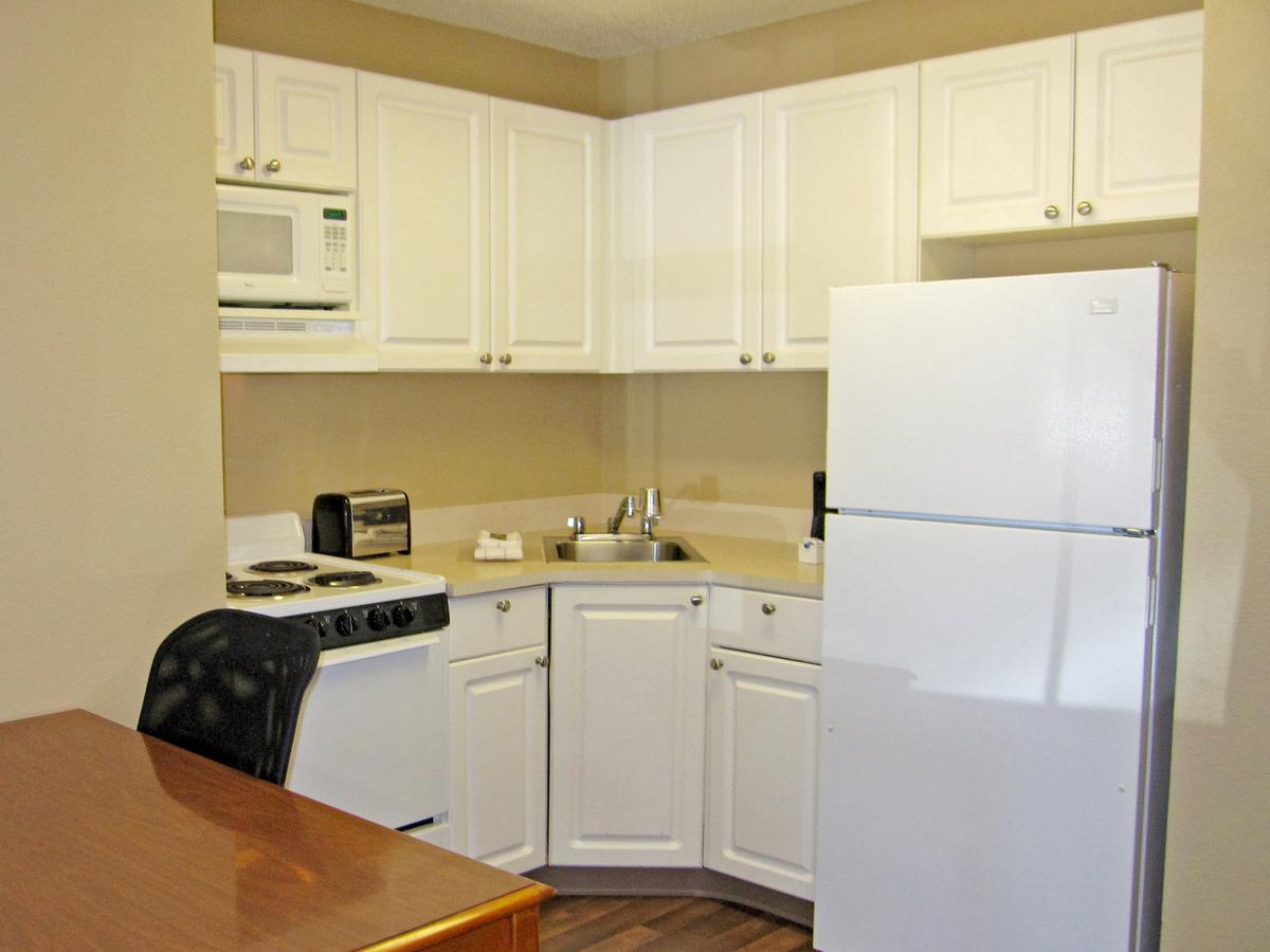 Extended America - - W Broad Street - Glenside - North Hotel Richmond