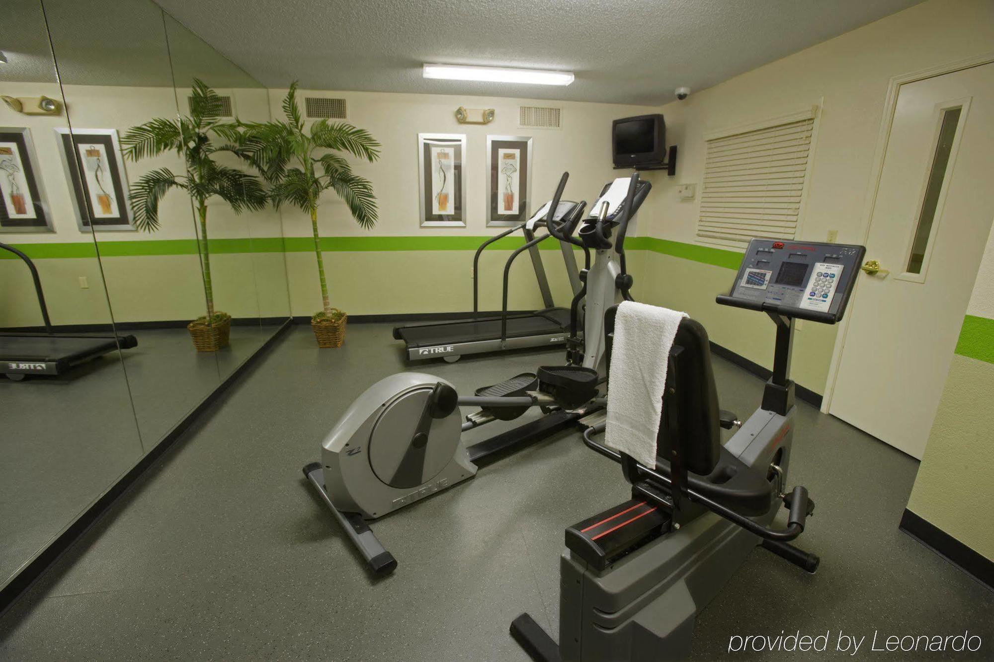 Extended America - - W Broad Street - Glenside - North Richmond