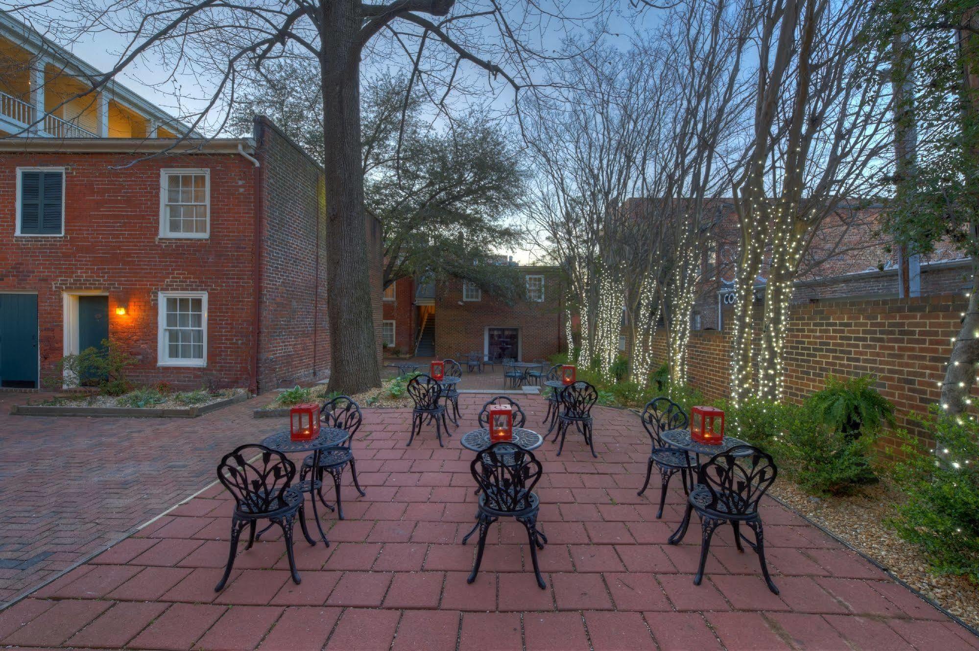 Inn Linden Row