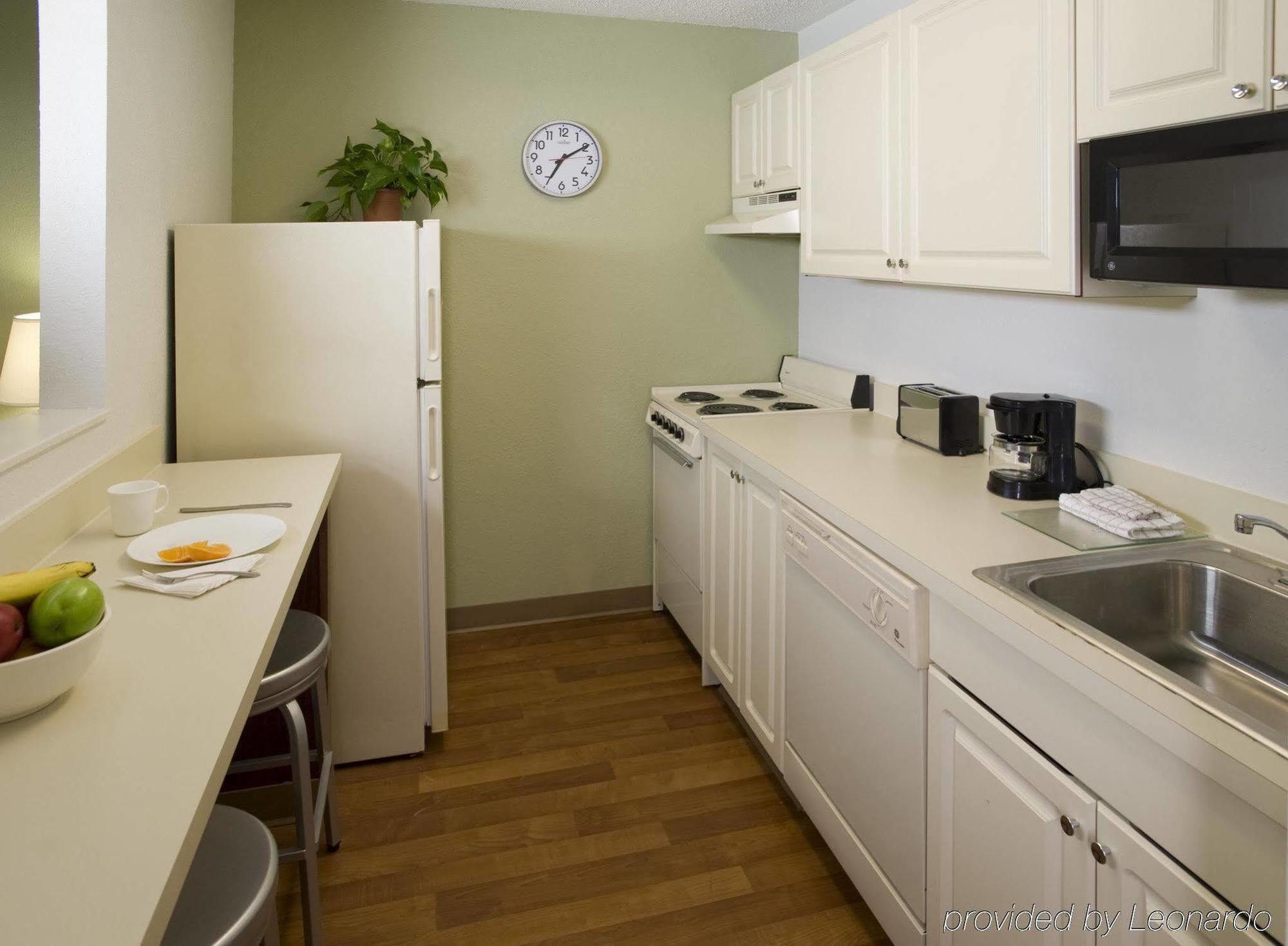 Extended America - - W Broad Street - Glenside - North Hotel 2*