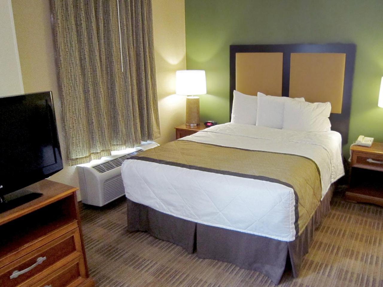Extended America - - W Broad Street - Glenside - North Richmond