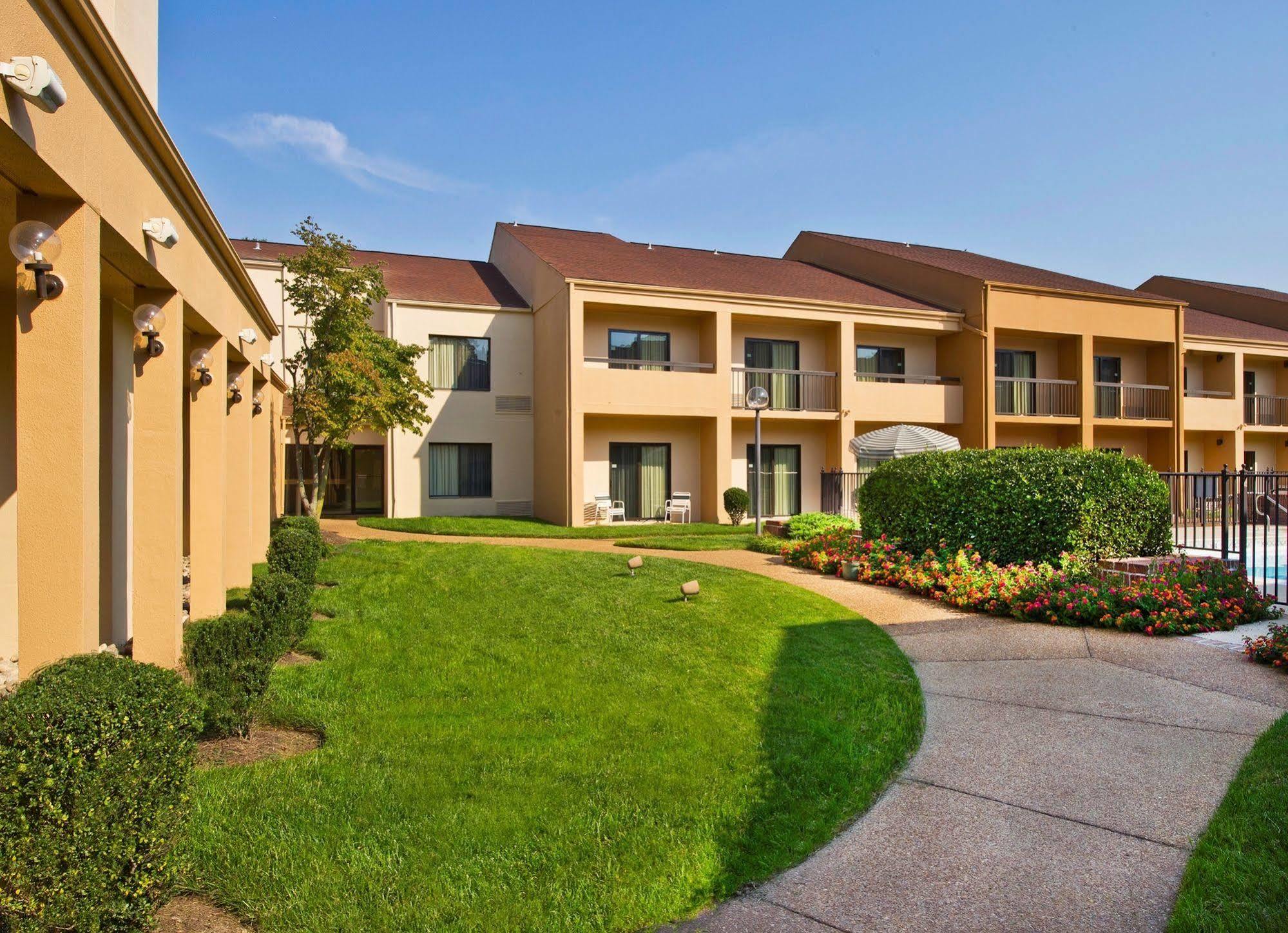 Hotel Courtyard By Marriott West Richmond