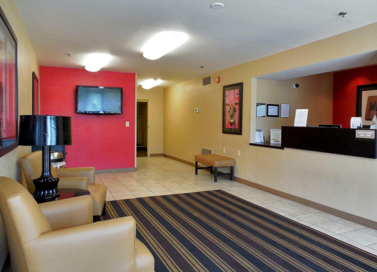 Extended America - - W Broad Street - Glenside - North Richmond