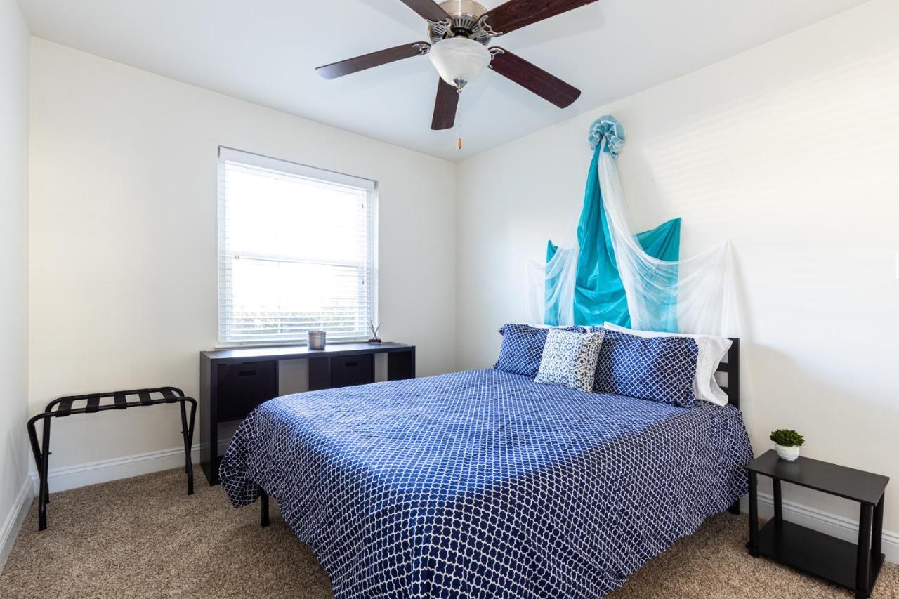 Carytown Living With *pool And Gym* Apartment *