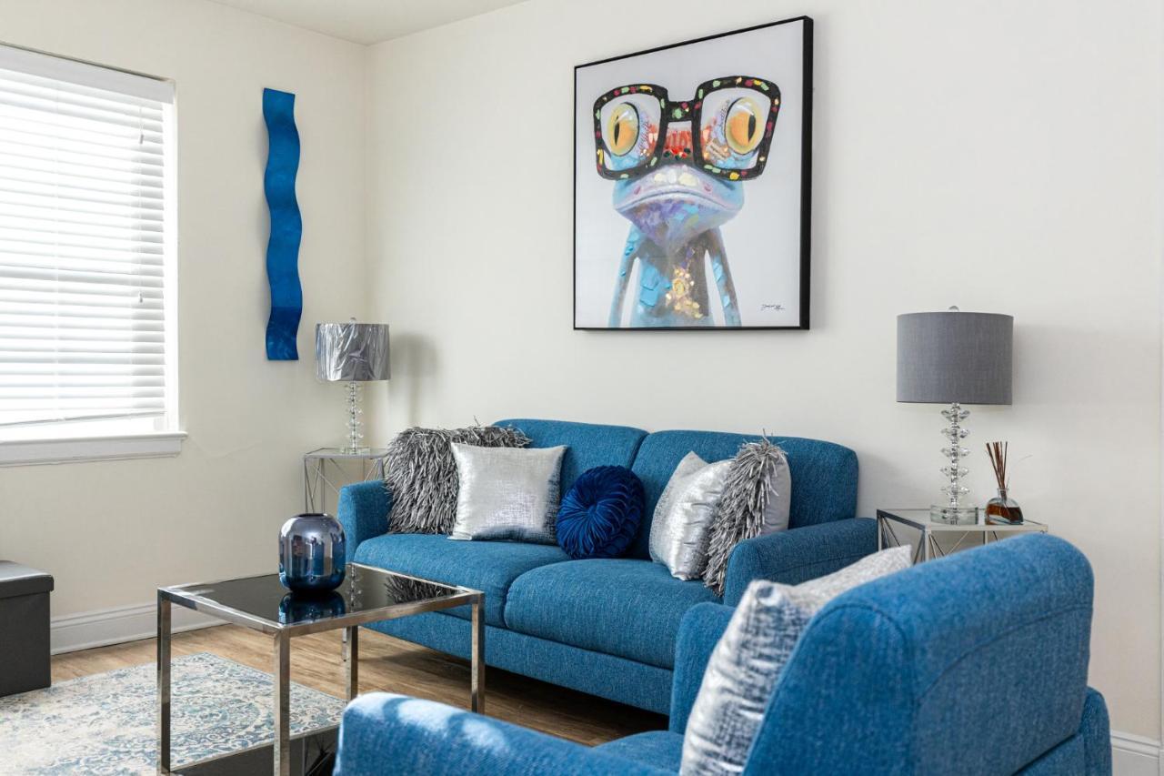 Carytown Living With *pool And Gym* Apartment