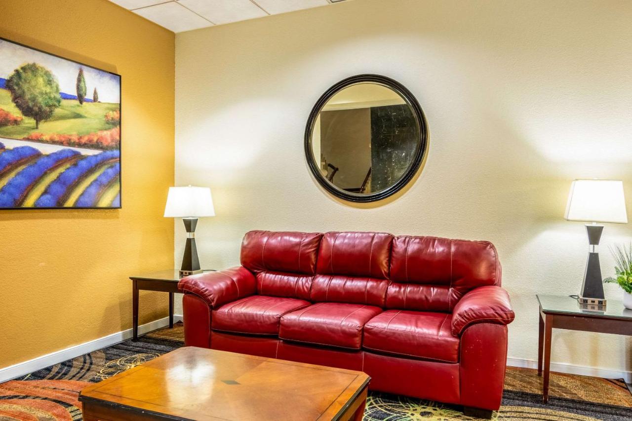 Quality Inn 3*