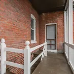 Grand Carytown 5Br Fan Home Fully Fenced
