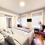 E1 Centrally Located In Carytown Fully Fenced