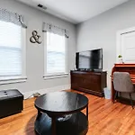 E2 Centrally Located In Carytown Fully Fenced