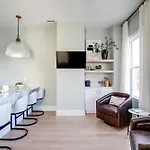 Vetro Guest House