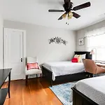 4A Gem In Central Location Scott\'S Addition