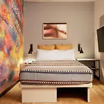 Moxy Richmond Downtown