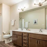 Landing At Vida East - 1 Bedroom In Church Hill