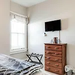 M2 Central Location 2 Mins To Vcu Free Parking