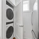 Charming Duplex Retreat In Old Town Manchester, Va