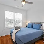 Charming Duplex Retreat In Old Town Manchester, Va