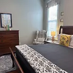G4 King Bed Central Location Museums Free Parking