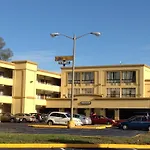 Diamond Inn & Suites