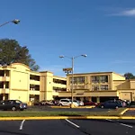 Diamond Inn & Suites