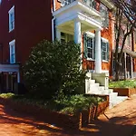 Inn At Patrick Henry\'S