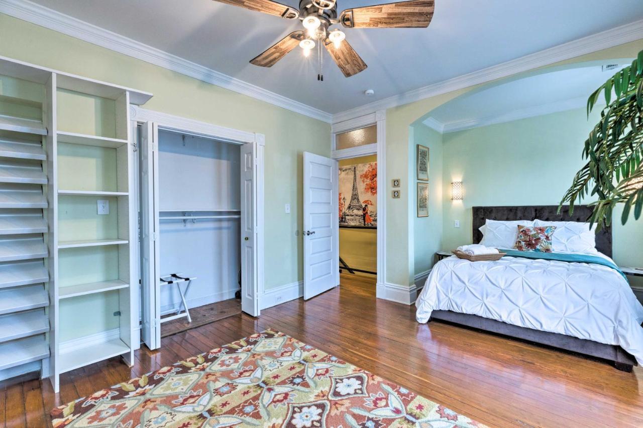Chic With Private Deck And Patio!