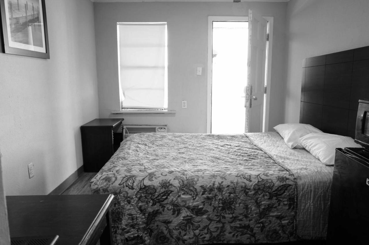 Richmond Motel 4*