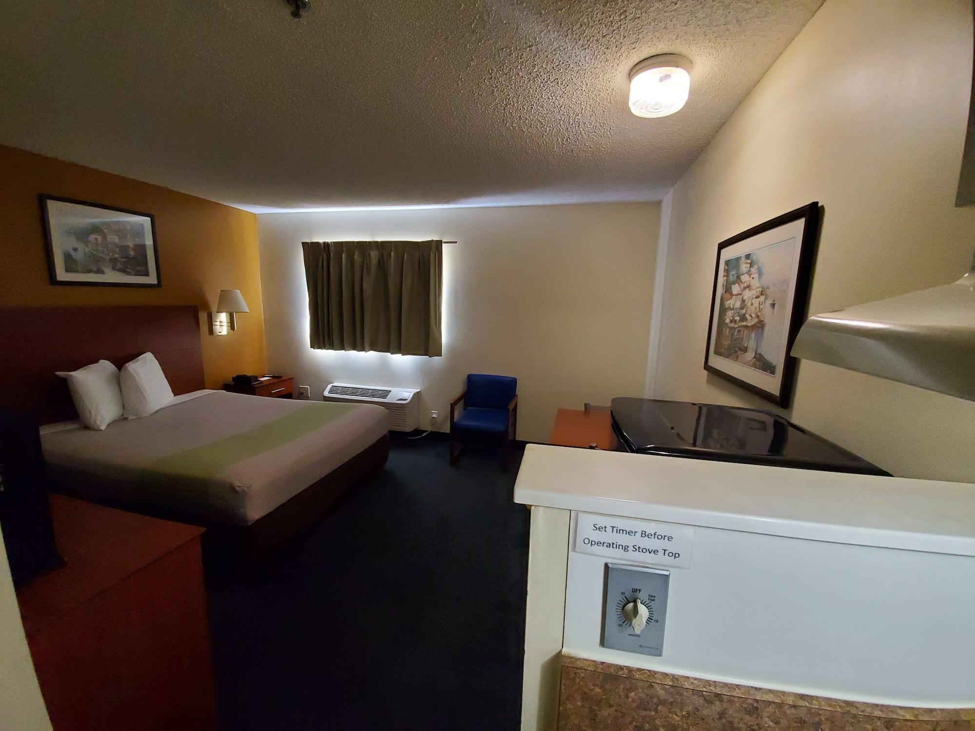 Hotel 6-richmond, Va - I-64 West