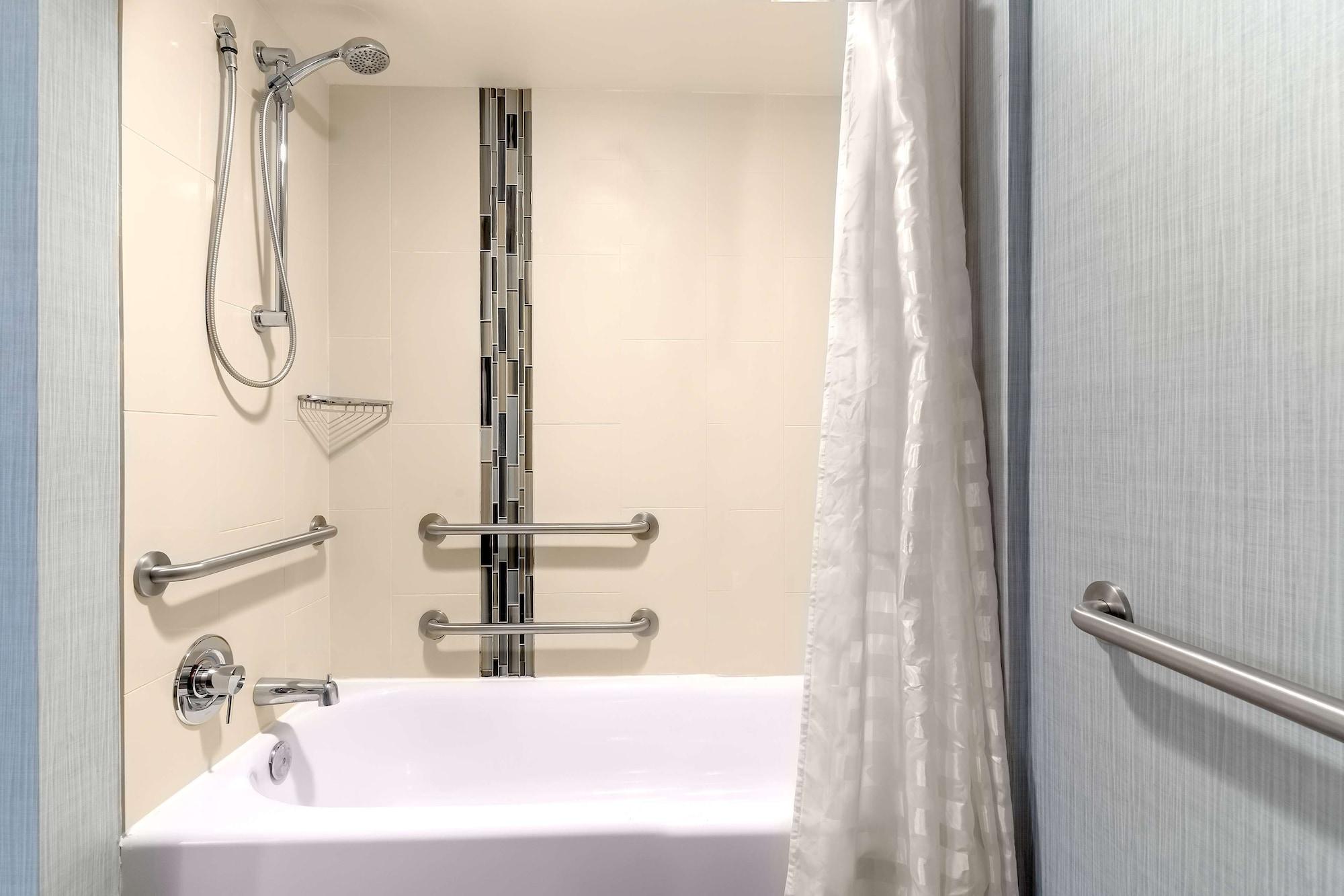 Hyatt Place Arboretum Hotel 3*