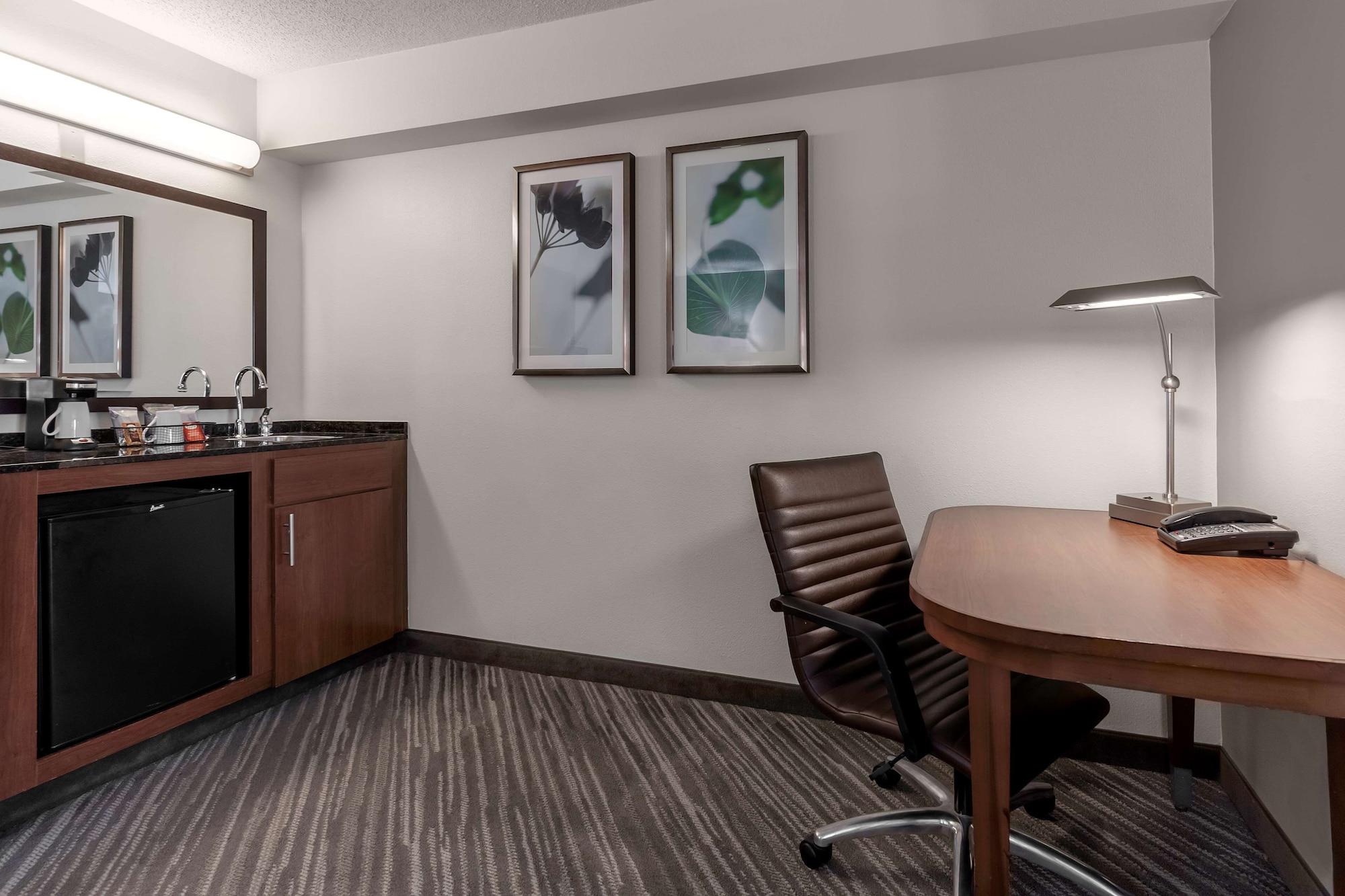 Hyatt Place Arboretum 3*
