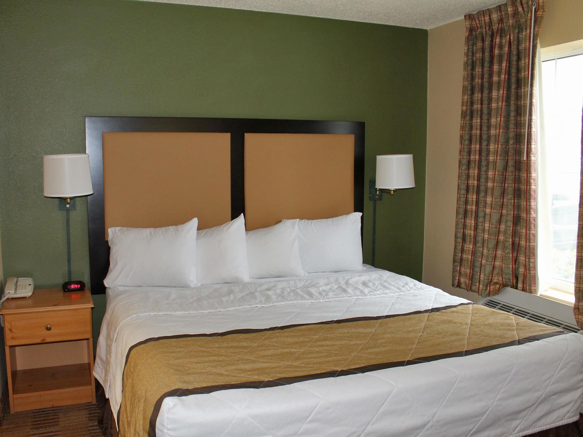 Extended America - North Chesterfield - Arboretum 2* Richmond