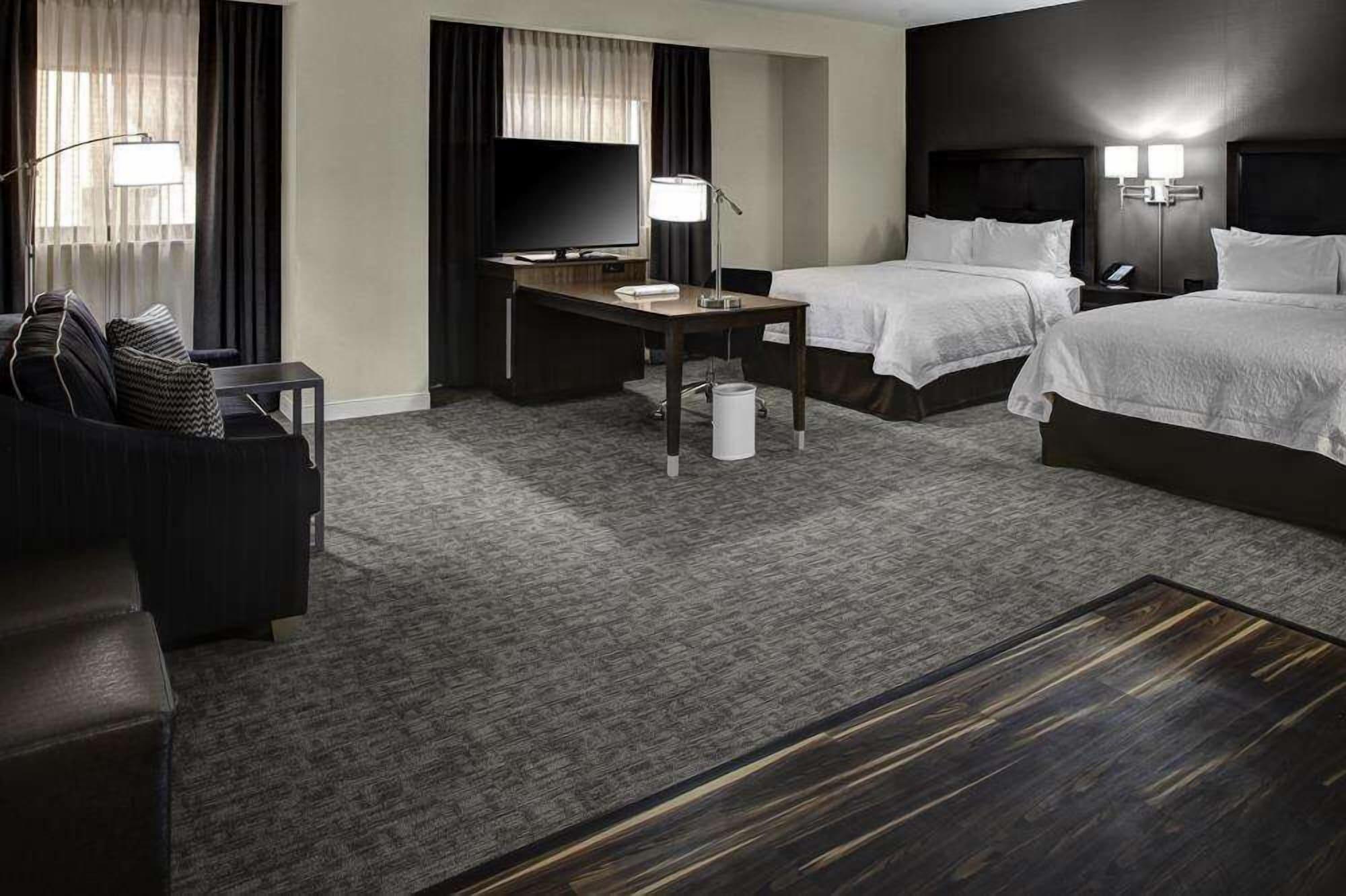 Hampton & - - Downtown, Va Hotel