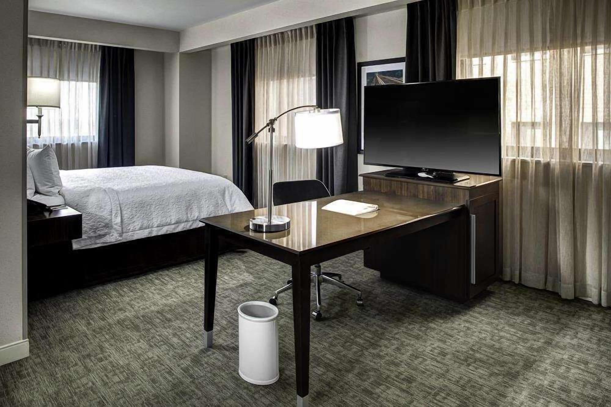 Hotel Hampton & - - Downtown, Va Richmond