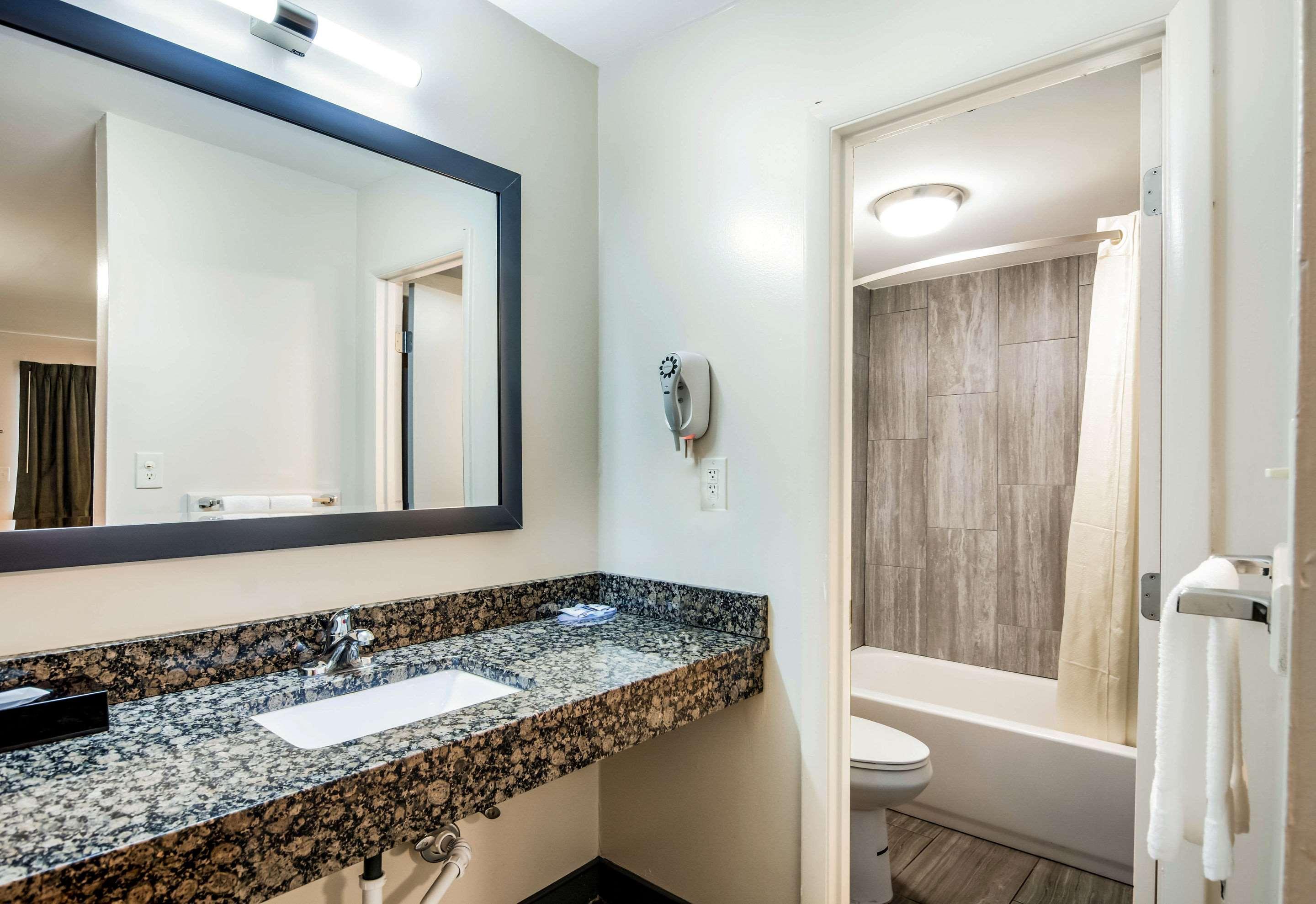 Inn Rodeway South 2*