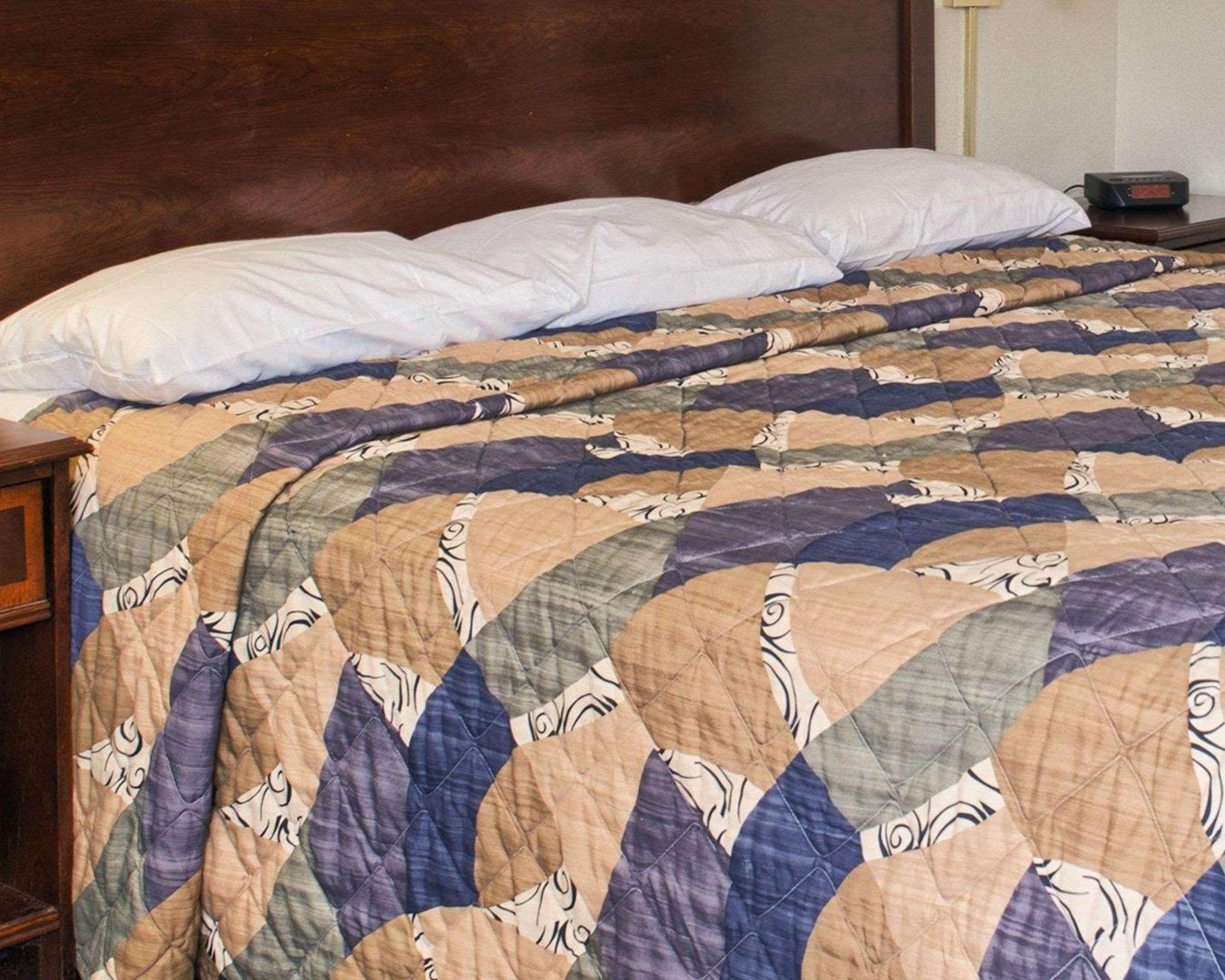 Rodeway Hotel 2*