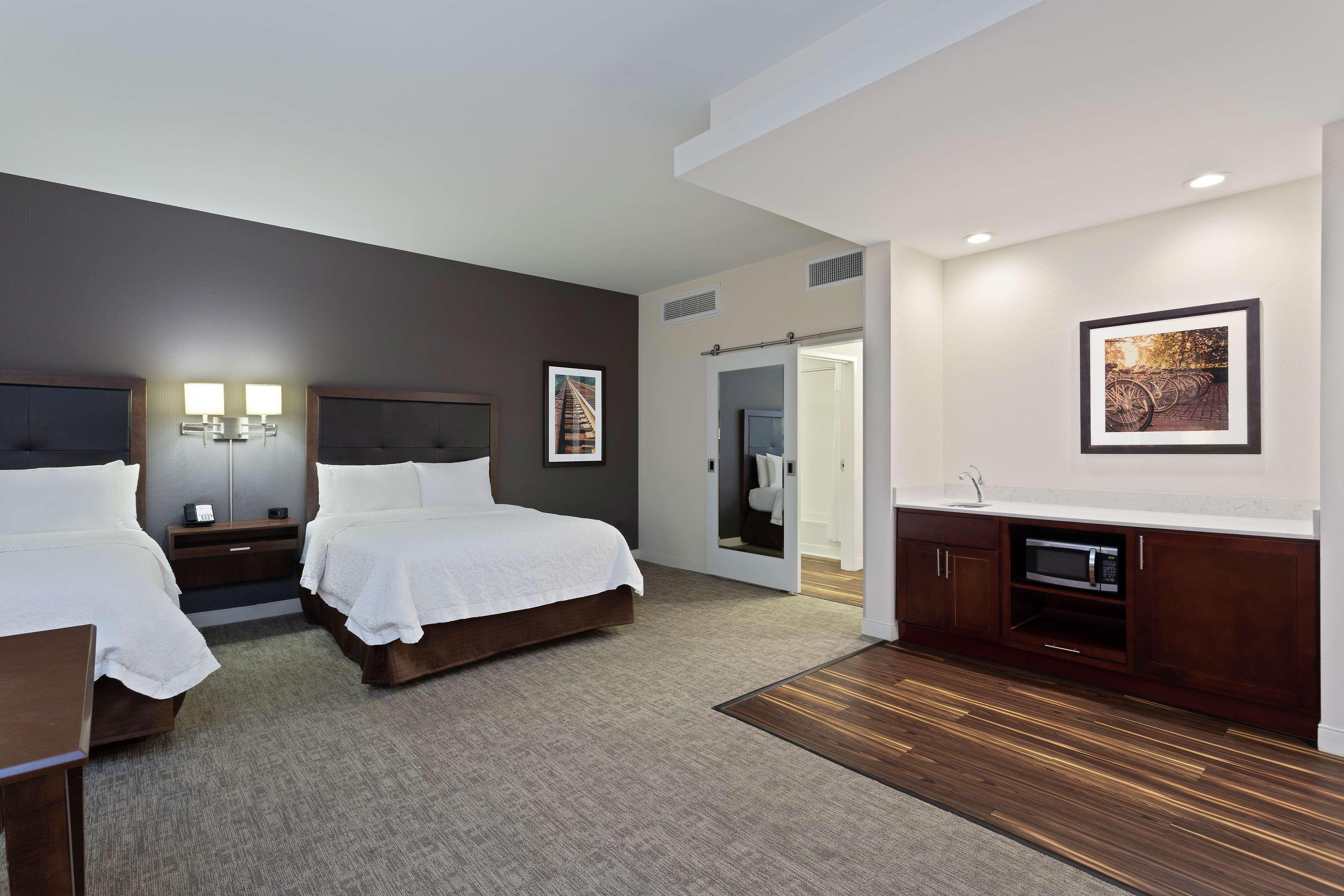 Hampton & - - Downtown, Va Hotel